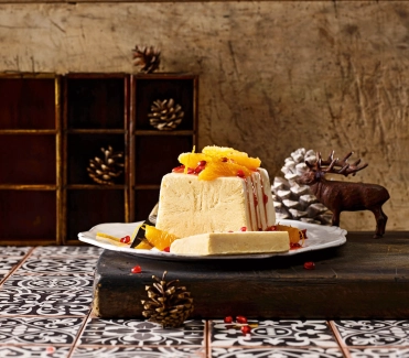 Apfel-Parfait mit Orangen und Granatapfel